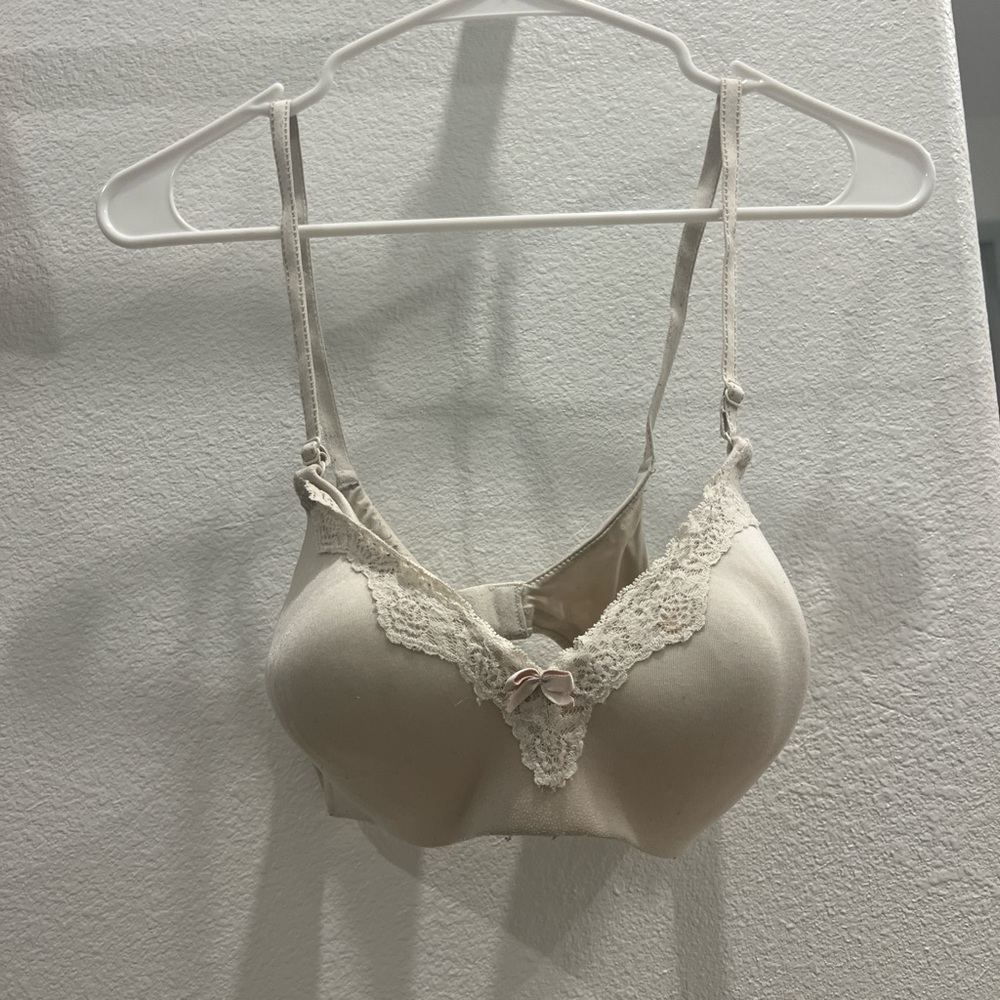 Maidenform Cream Lace Accent wireless Bra